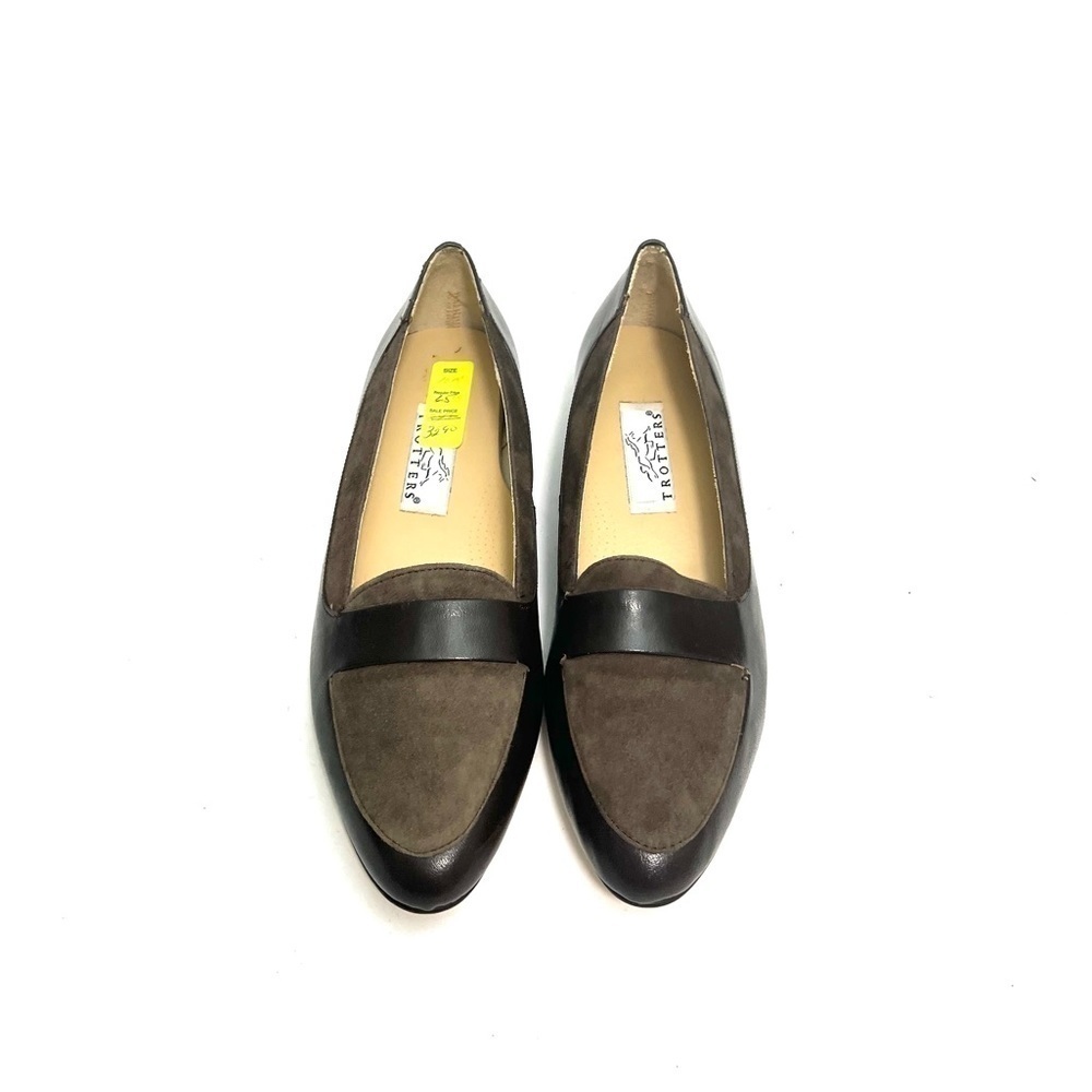 Vintage 1990s deadstock women’s brown suede and leather slip on loafers